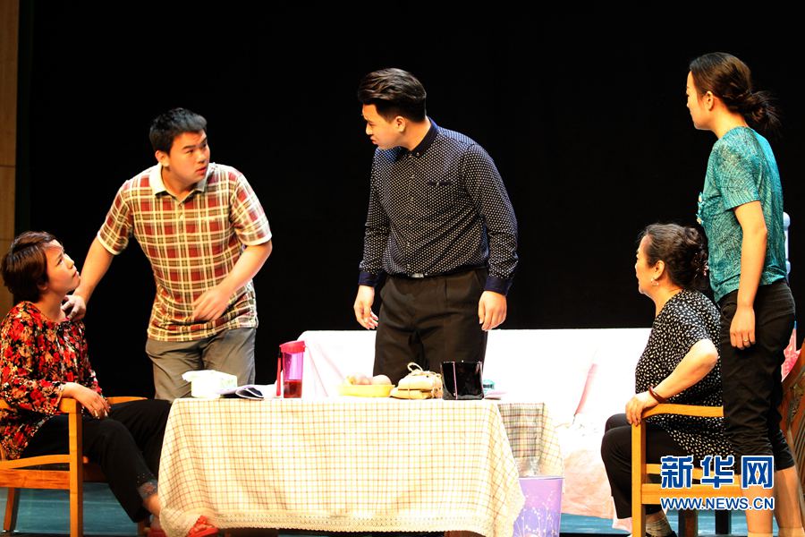 “金刺猬”獎話劇《當歸》在許昌精彩上演 “金刺猬”獎話劇《當歸》在許昌精彩上演