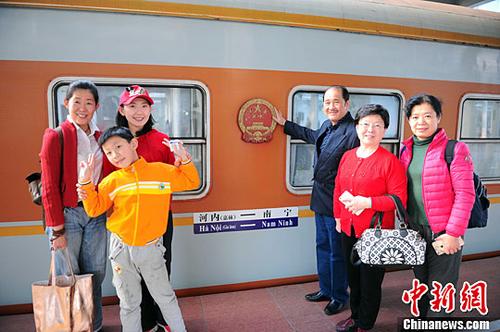 DЇοڒЇյ܇ǰӰ<a target='_blank'  _fcksavedurl='http://www.chinanews.com/'><p class=